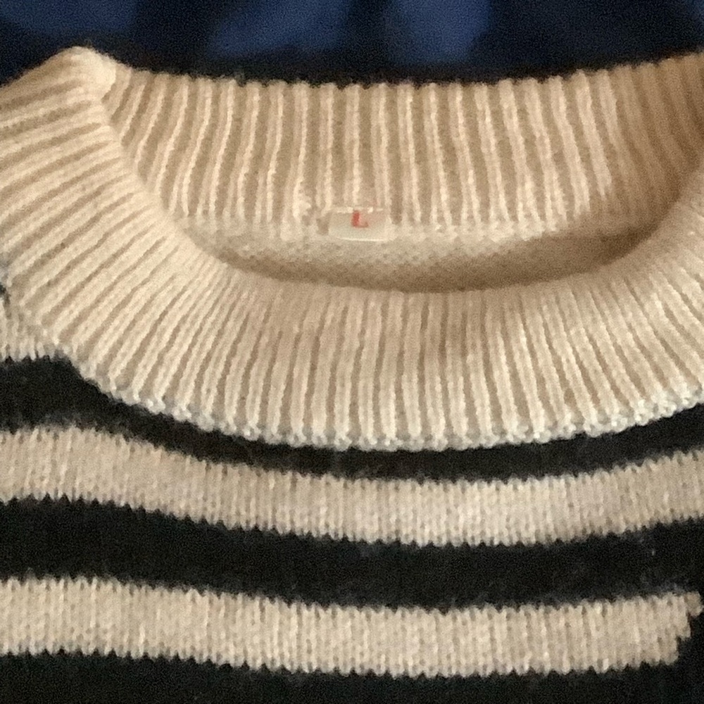 Geometric Patterned World Flag Colored Sweater - image 3